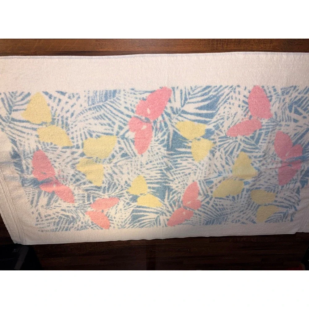 Vintage RA Briggs Butterfly Palm Leaf Bath Towel Pastel Pink Blue Yellow White